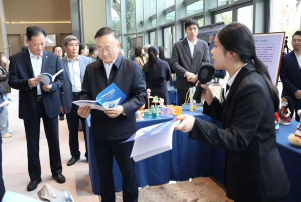 人工智能教育成果亮眼，经开教育成焦点！